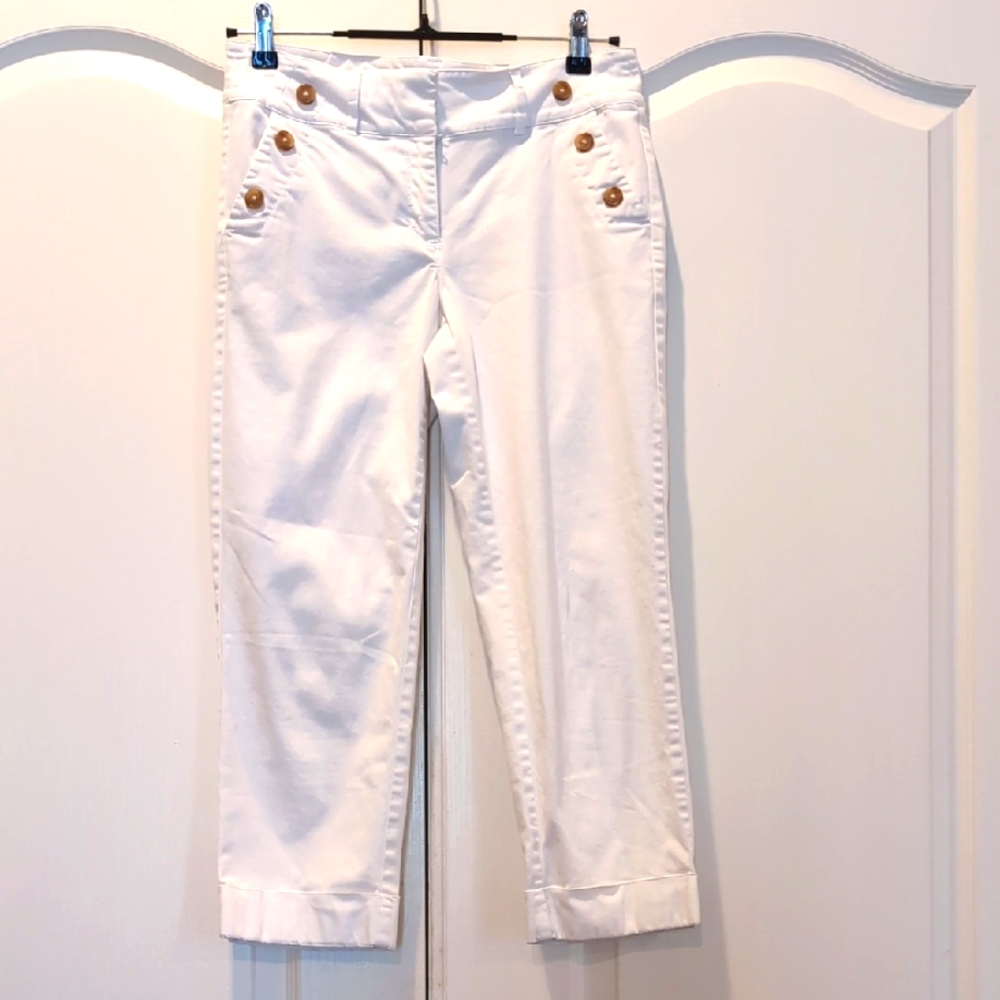 White House Black Market White Capri Pants